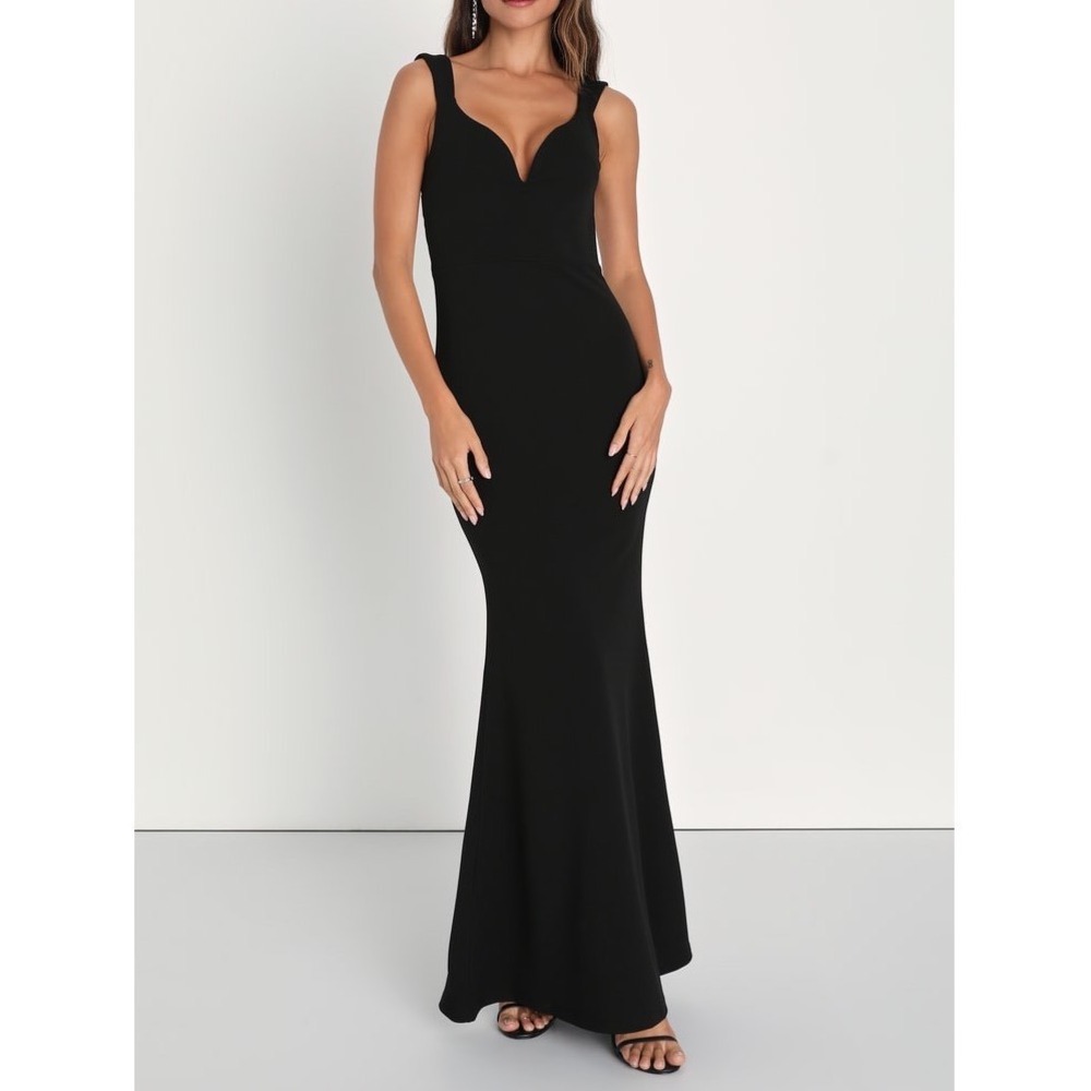 NWT Lulus Alluring Temptation Black Backless Ruched Mermaid Maxi Dress Medium